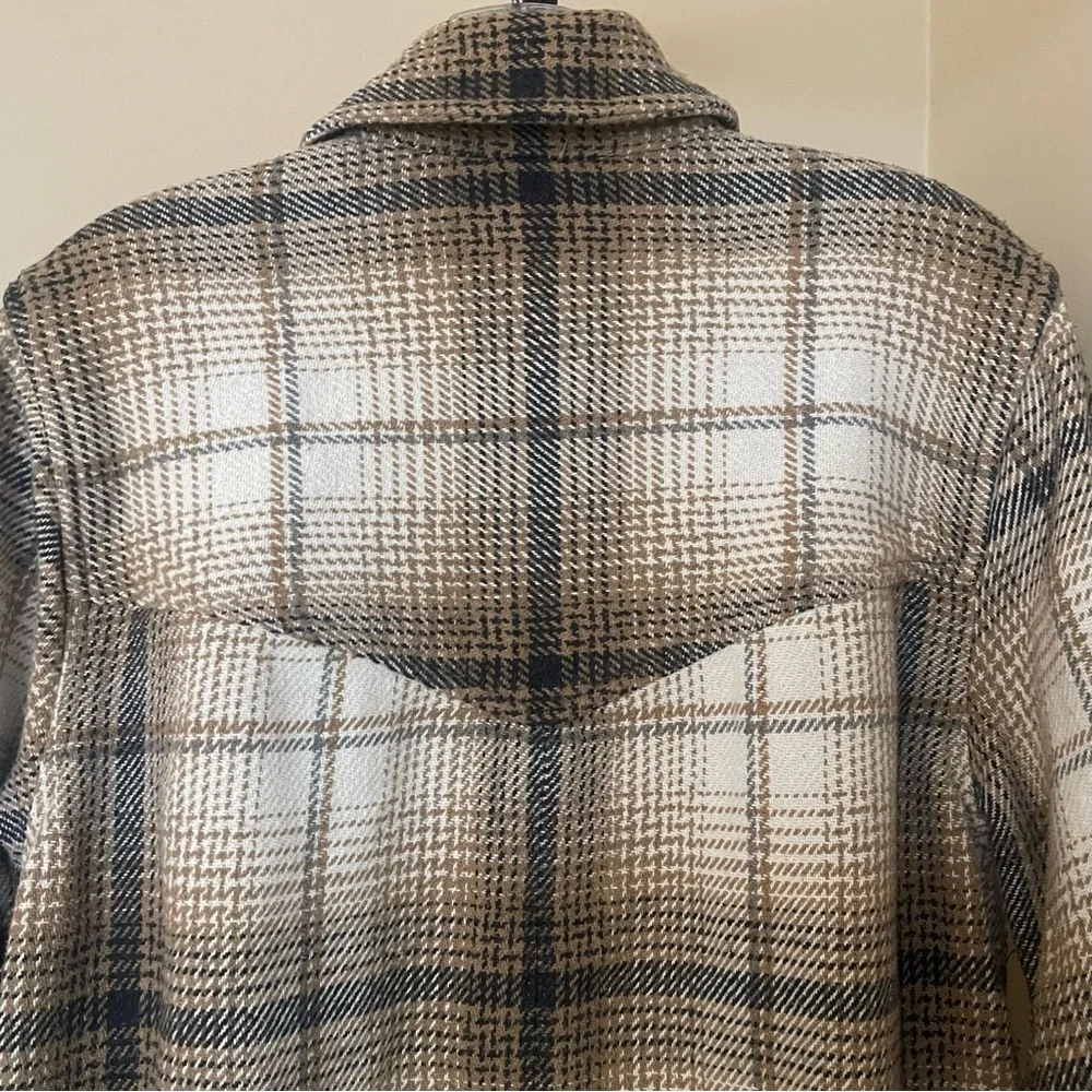 Madewell Flannel Button-Up Shirt-Jacket in Plaid - Picture 6 of 11